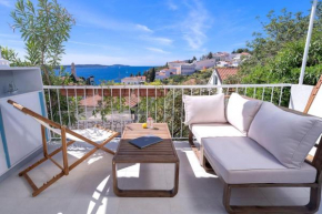AWAKEN Gorgeous Sea View Apartment
